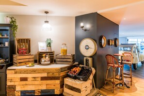 Buffet - Mercure Paris Roissy Charles de Gaulle (Roissy-en-France)