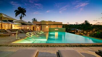 Outdoor pool, pool umbrellas, sun loungers