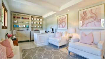 Couples treatment rooms, body treatments, aromatherapy