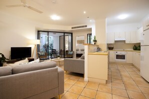 TV - The Mediterranean Port Douglas (Port Douglas)