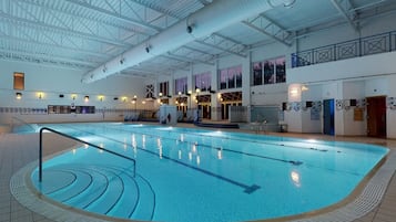 Indoor pool, pool loungers