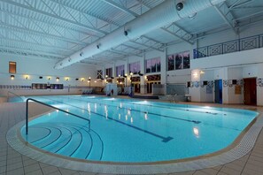 Indoor pool, pool loungers