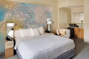 Habitación, 1 cama King size | Escritorio y espacio para trabajar con laptop 