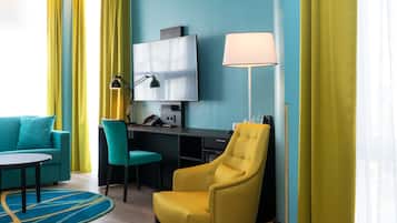 Sengetøy av topp kvalitet, minibar, safe på rommet og skrivebord