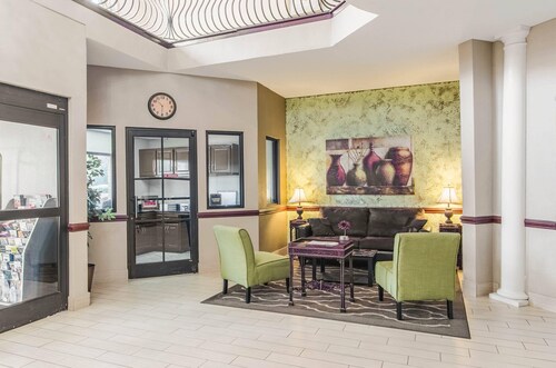Quality Suites Graham - Burlington South