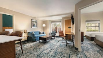 Ropa de cama de alta calidad y caja de seguridad en la habitación