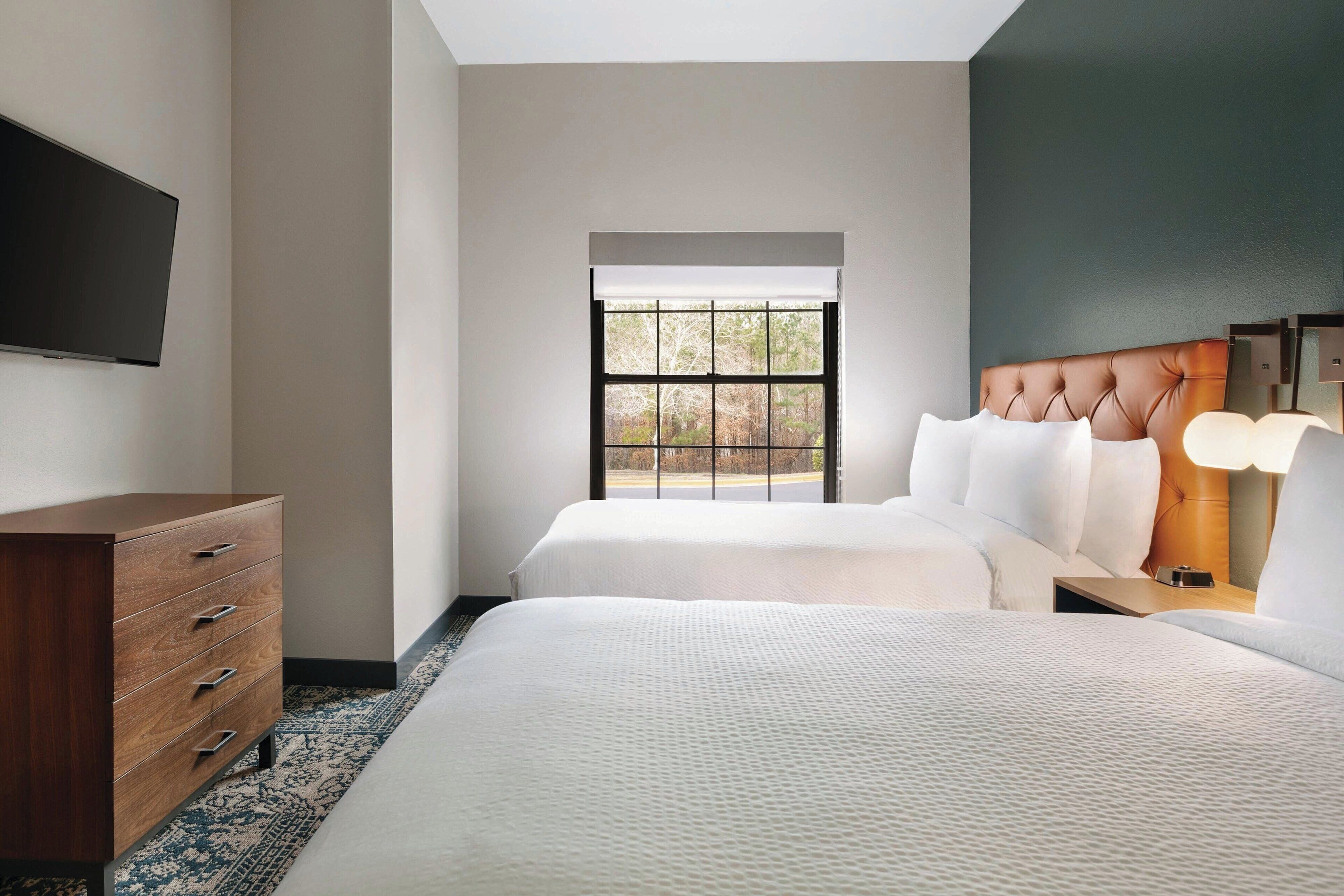 premium bedding, in-room safe, desk, laptop workspace