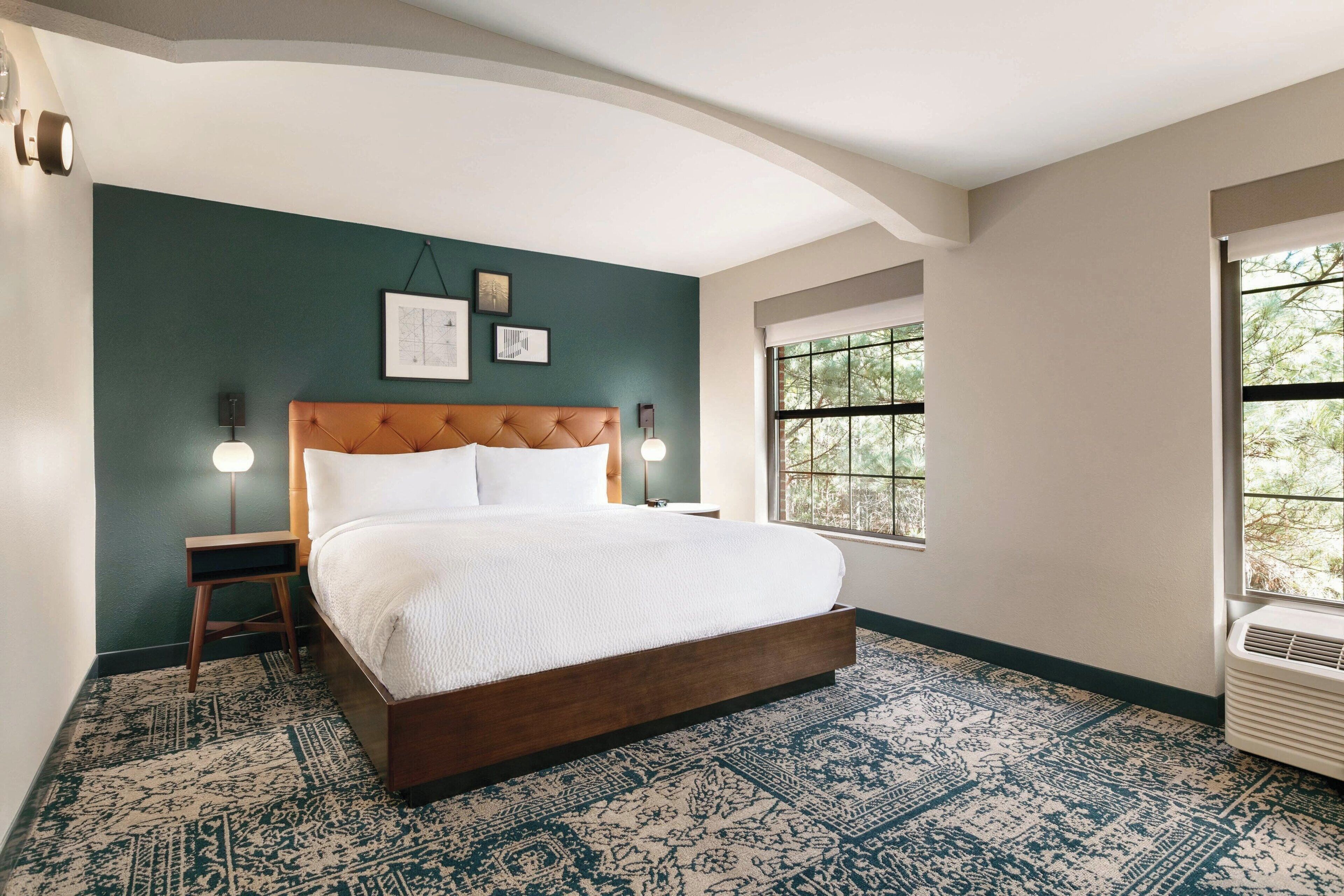 premium bedding, in-room safe, desk, laptop workspace