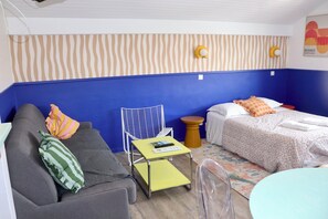 家庭开间 | 客房内保险箱、办公桌、熨斗/熨衣板、免费婴儿床