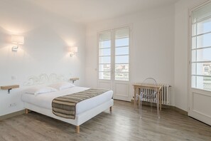 Familienzimmer, Balkon (Korner) | Zimmersafe, Schreibtisch, Bügeleisen/Bügelbrett, kostenlose Babybetten