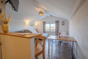 Familienstudio | Zimmersafe, Schreibtisch, Bügeleisen/Bügelbrett, kostenlose Babybetten