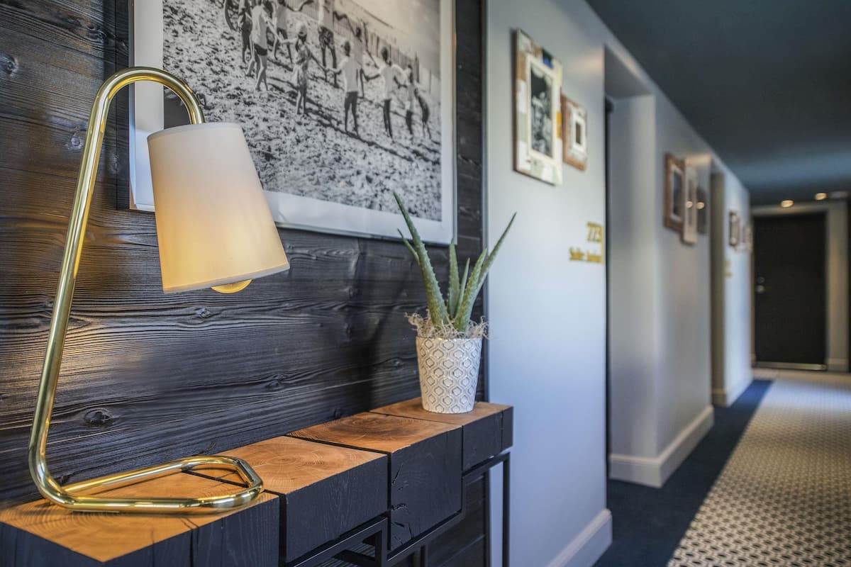 Roupas de cama premium, edredons de pluma, camas com colchões pillow-top