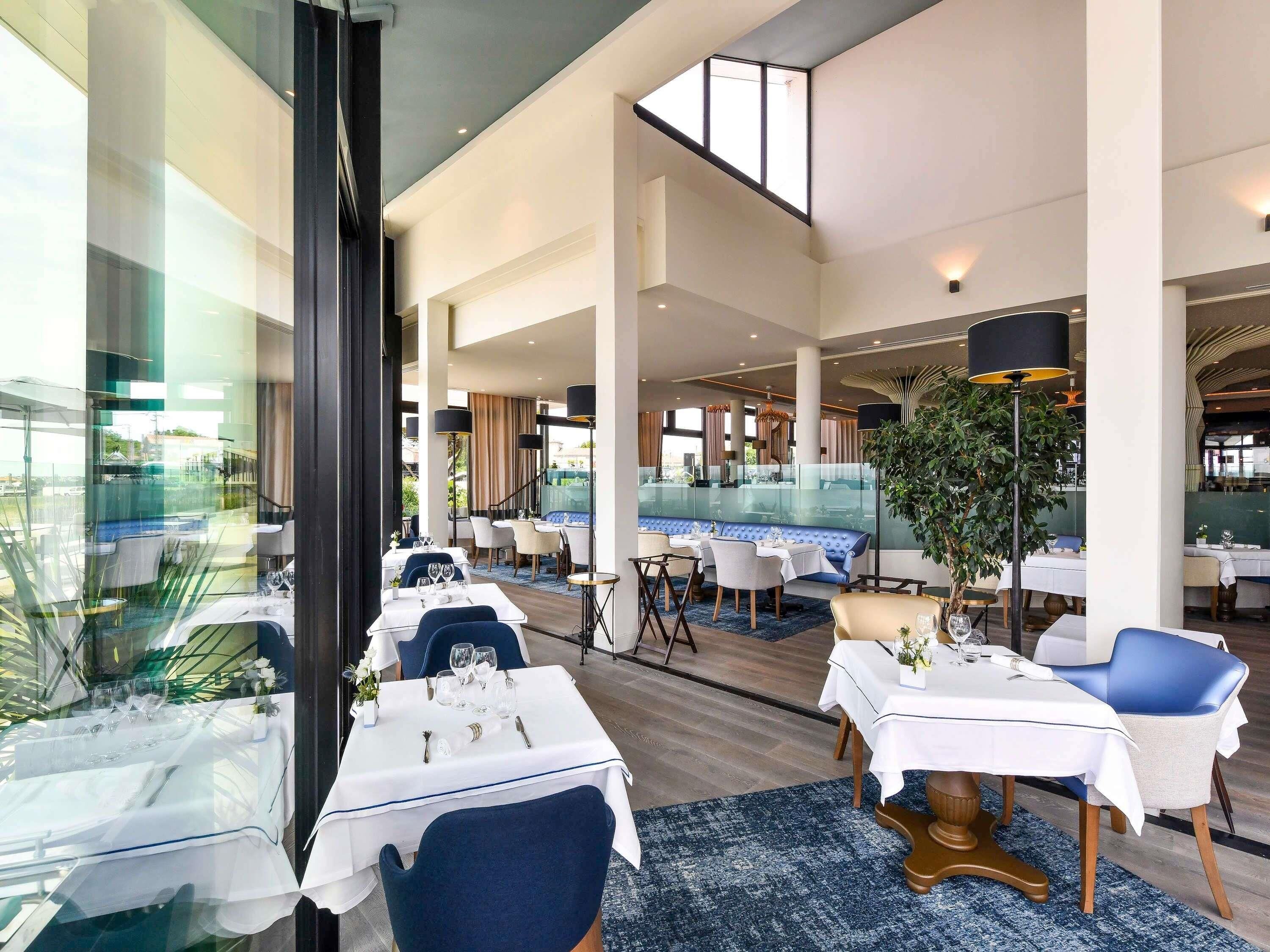 Daily buffet breakfast (EUR 25 per person)