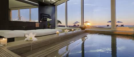 Couples treatment rooms, sauna, hot tub, steam room, body treatments