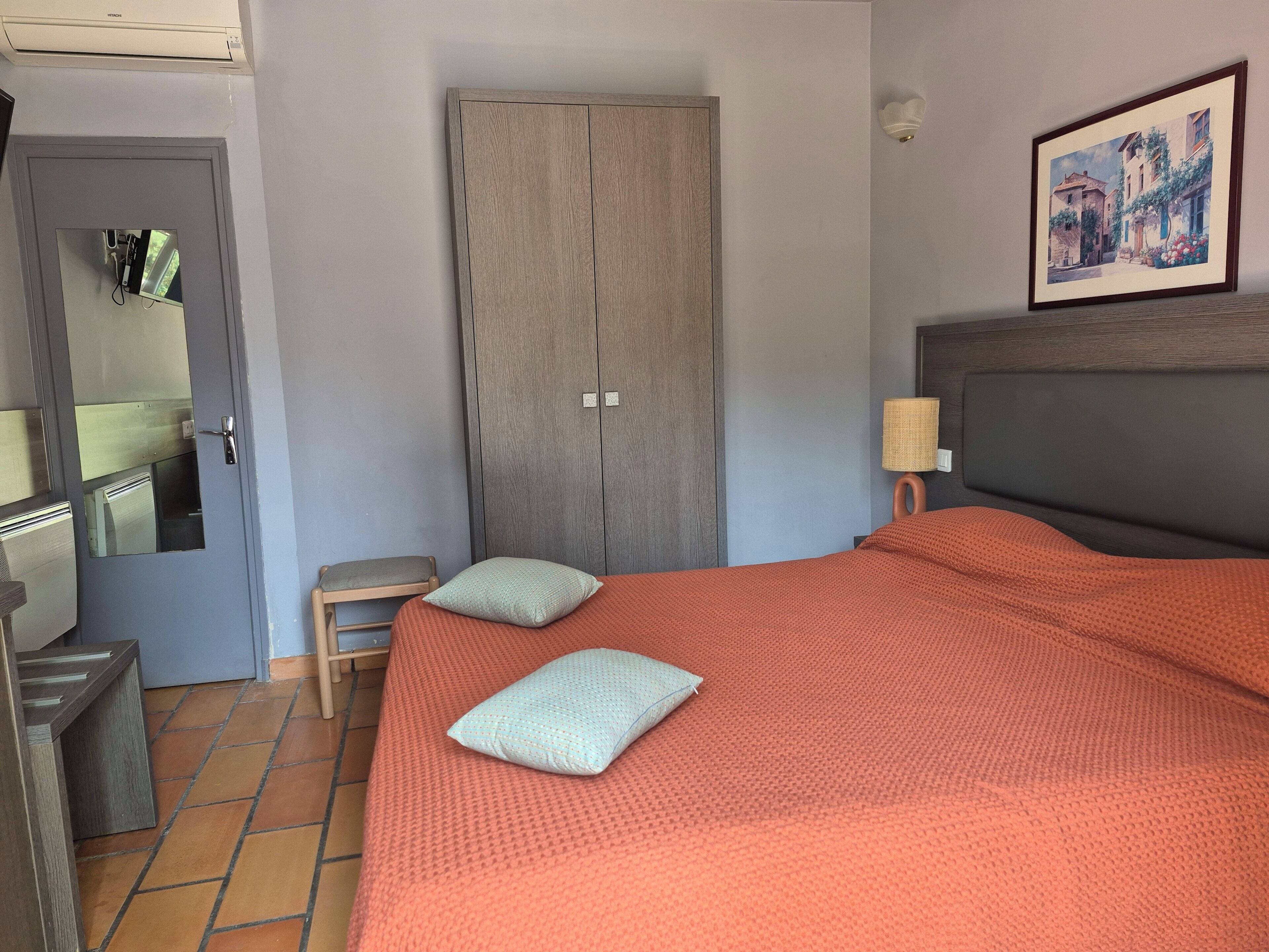 Foto - Hôtel Le Mas des Ecureuils