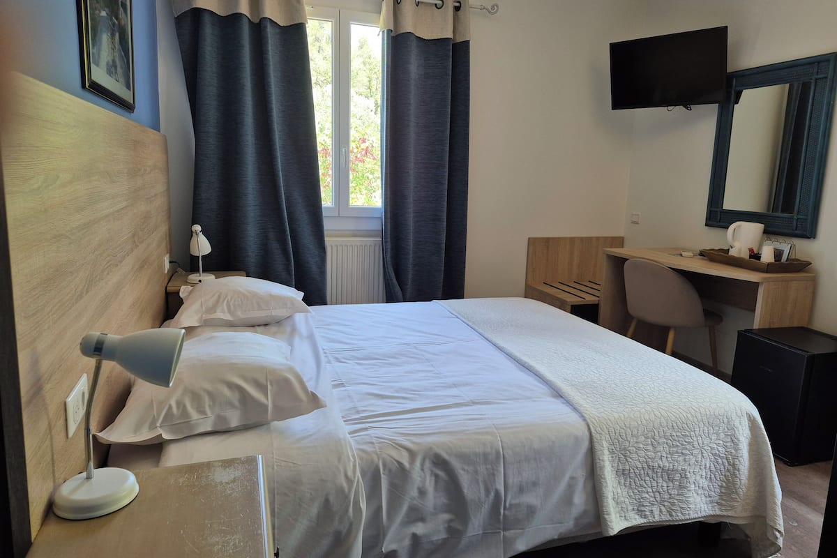 Minibar, in-room safe, individually decorated, desk