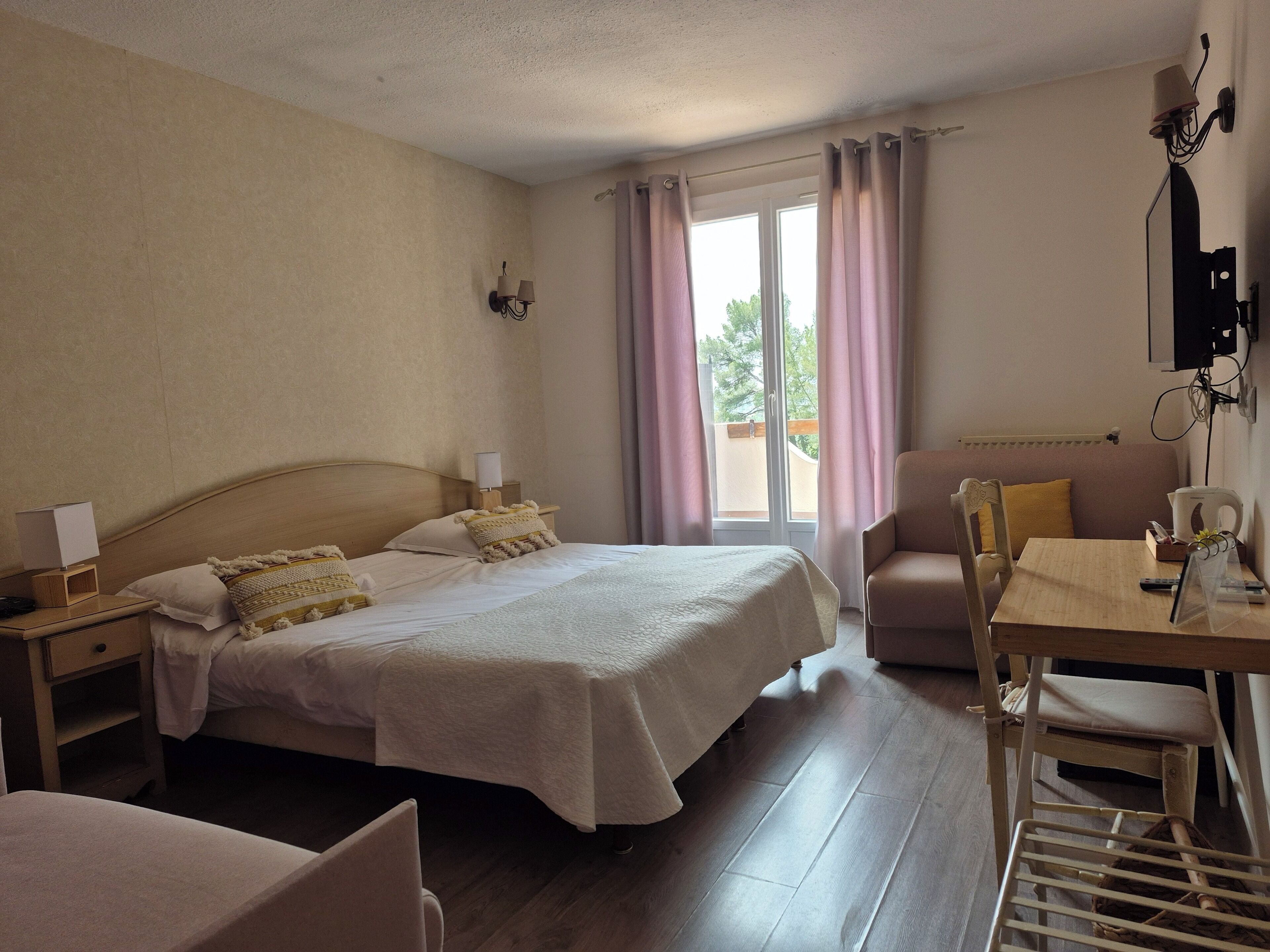 Foto - Hôtel Le Mas des Ecureuils