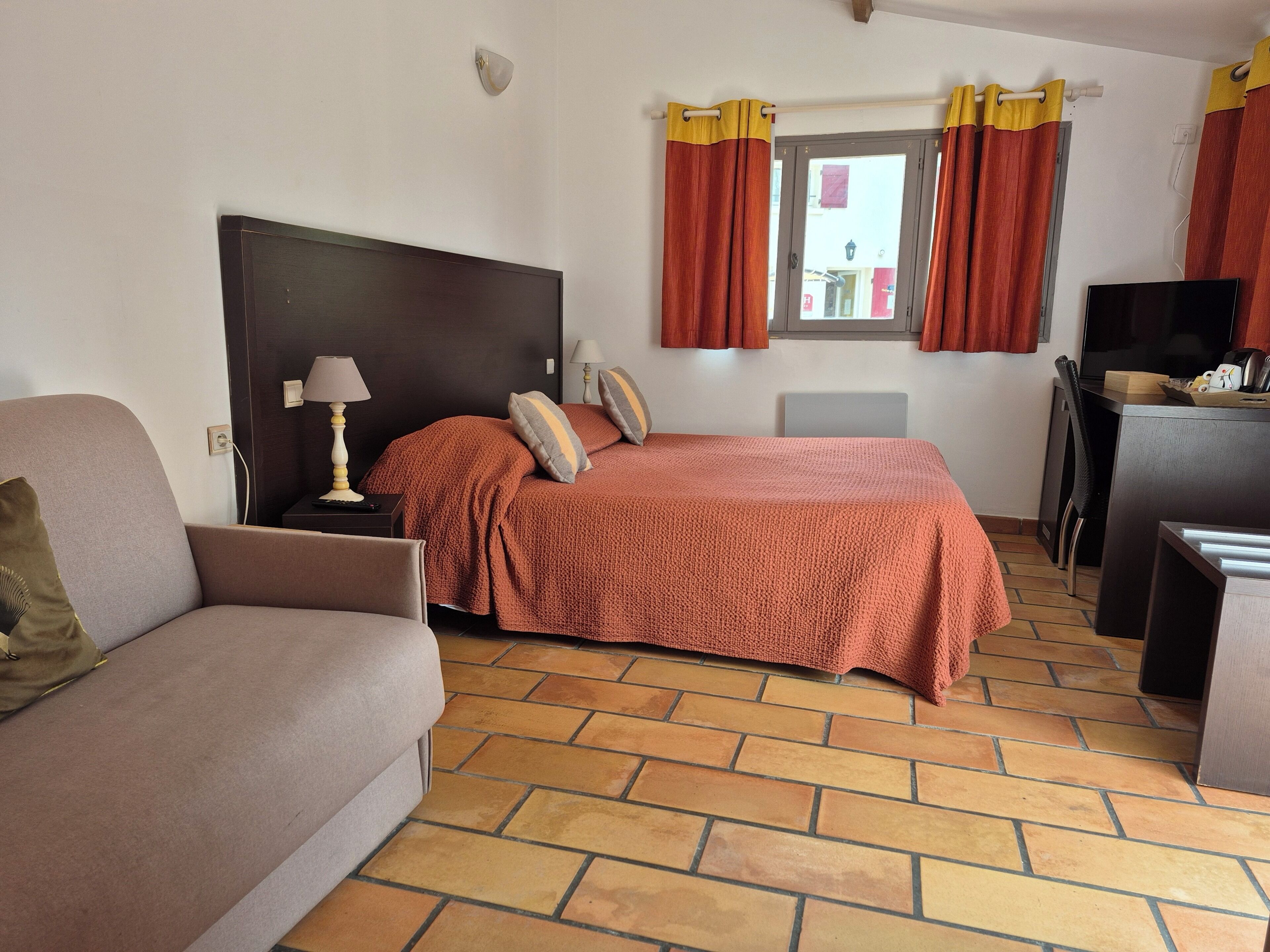 Foto - Hôtel Le Mas des Ecureuils