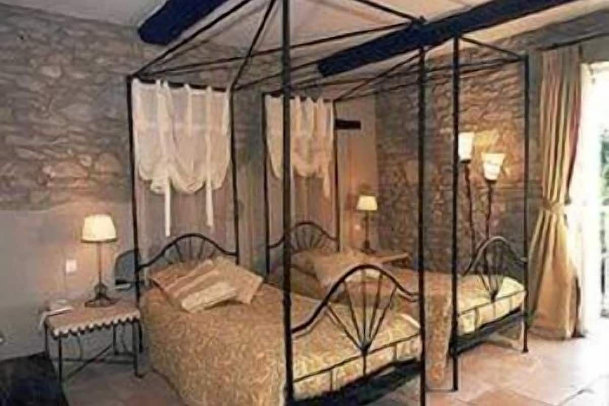 superior double room | minibar, in-room safe, soundproofing, iron/ironing board