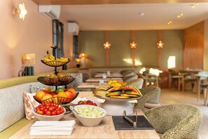 Daily buffet breakfast for a fee