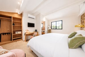 Comfort Double Room | Minibar, in-room safe, individually decorated, desk