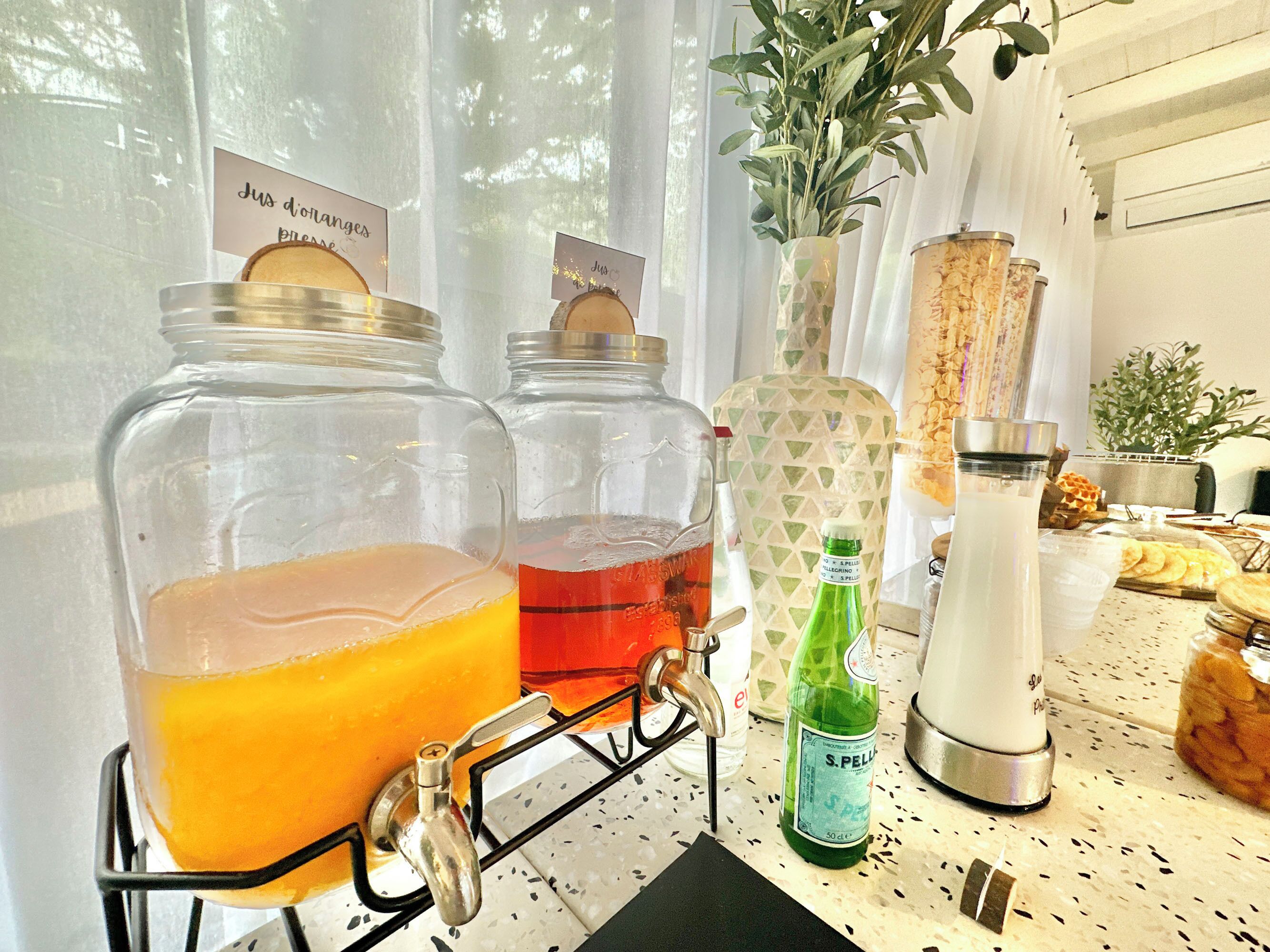 daily buffet breakfast (eur 19 per person)