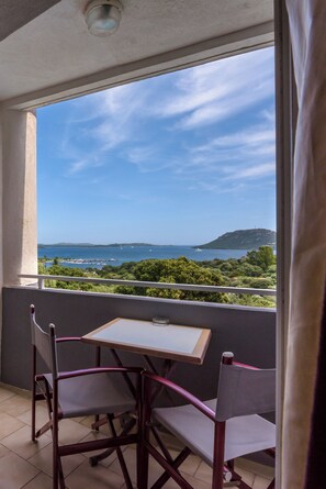 Triple Room, Balcony