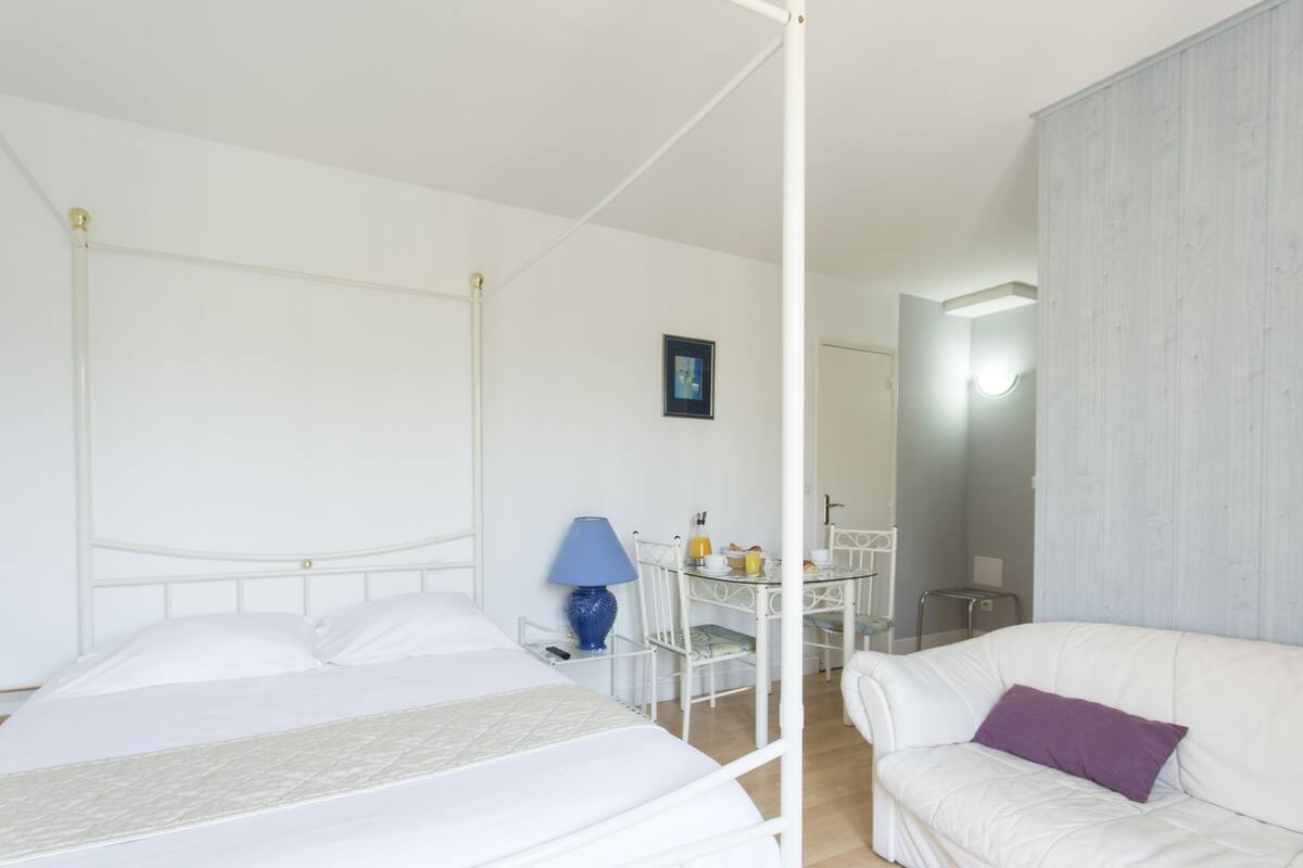 Studio | In-room safe, desk, free cots/infant beds, rollaway beds