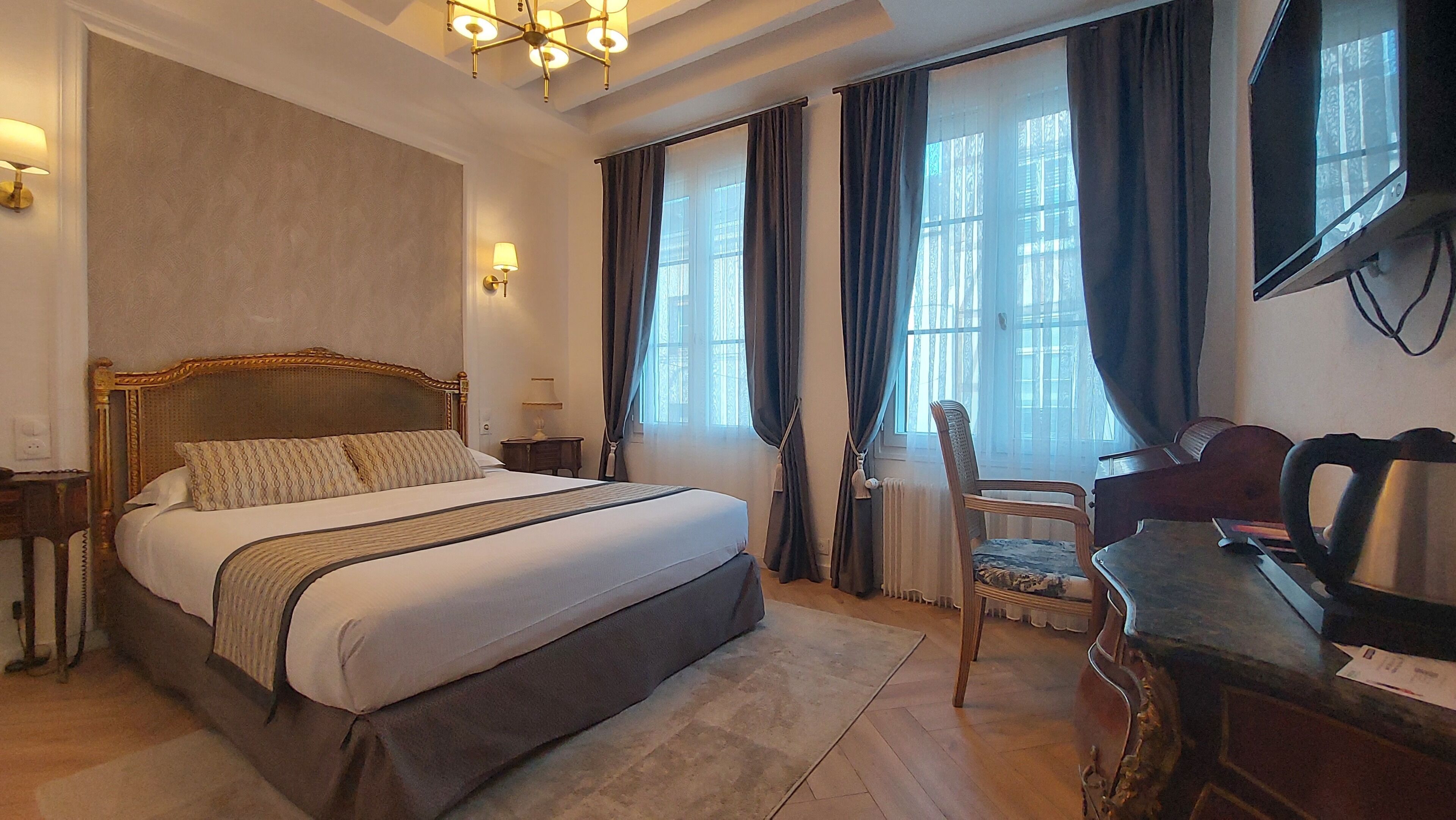 Ropa de cama de alta calidad, decoración personalizada y escritorio 