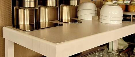 Petit déjeuner buffet (14 EUR par personne)