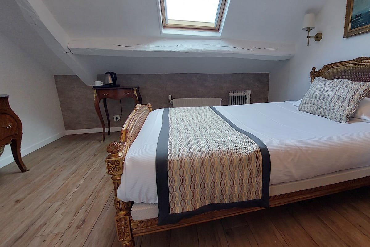 Ropa de cama de alta calidad, decoración personalizada y escritorio
