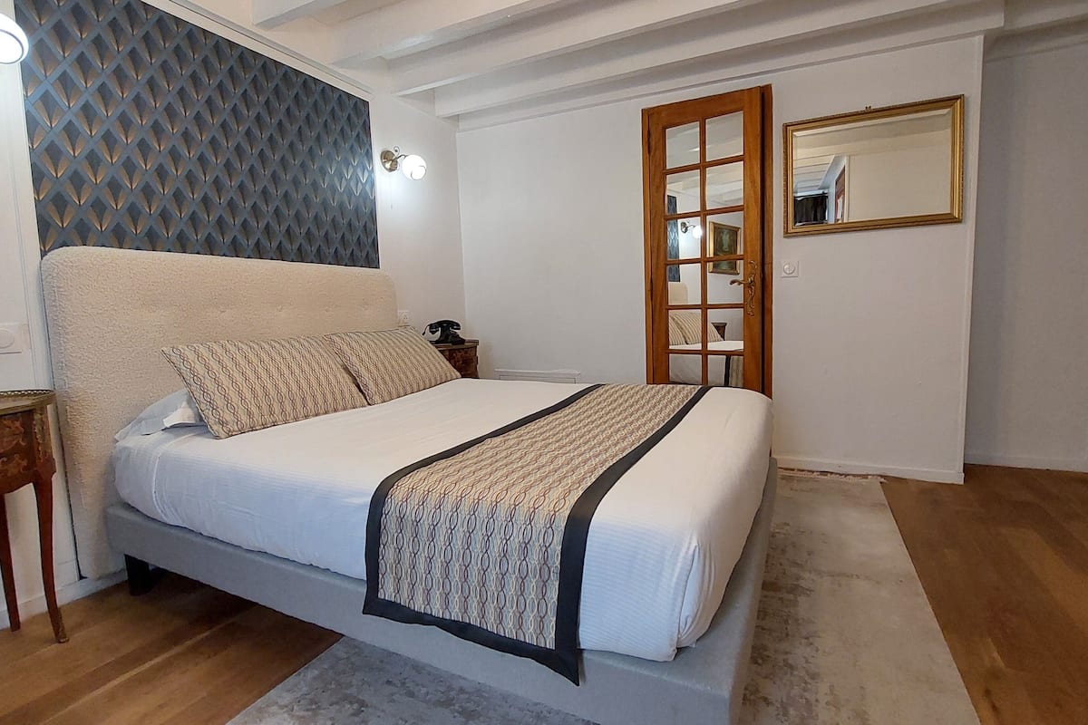 Ropa de cama de alta calidad, decoración personalizada y escritorio