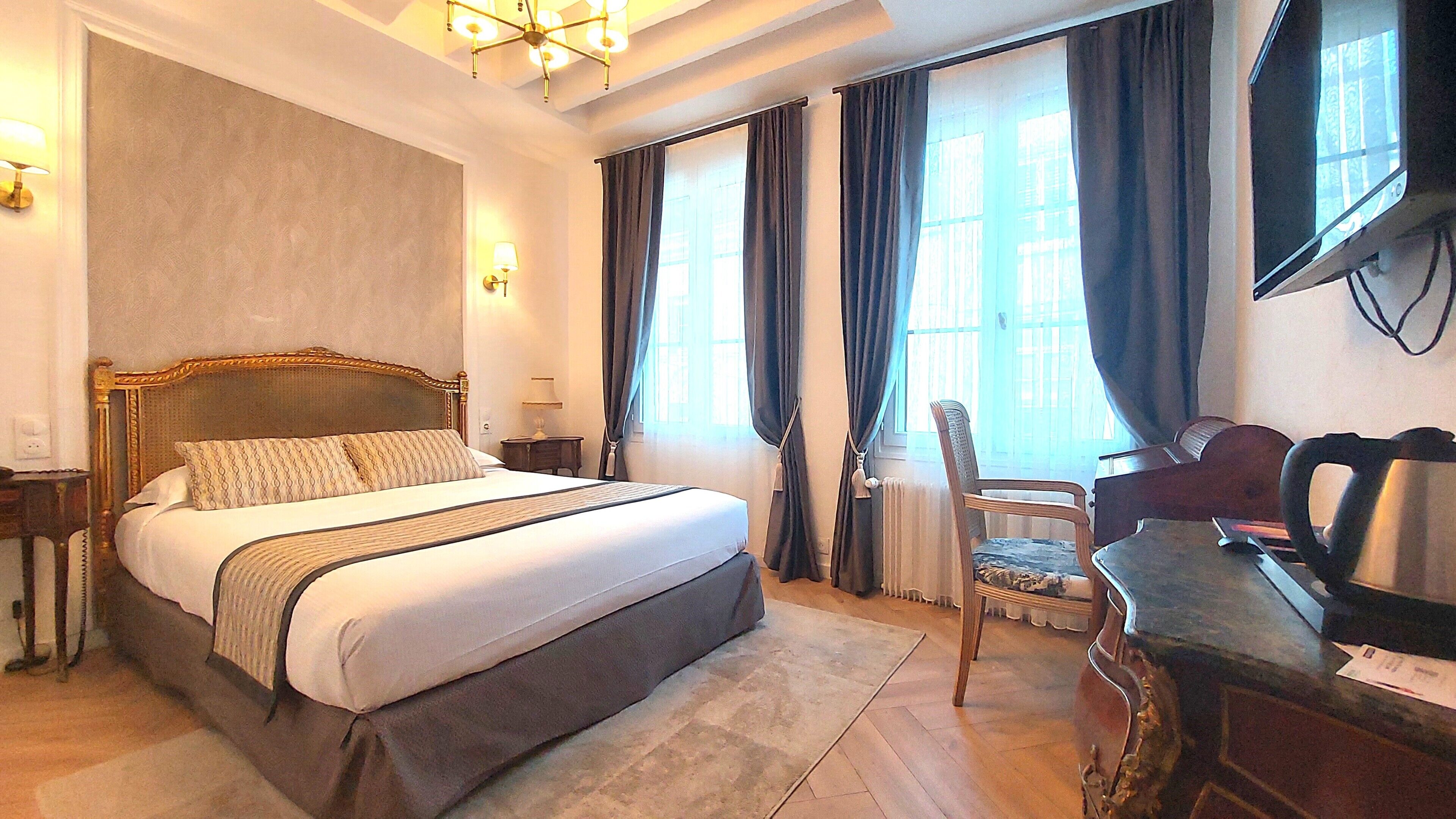 Superior Double Room | Premium bedding, individually decorated, desk, blackout curtains