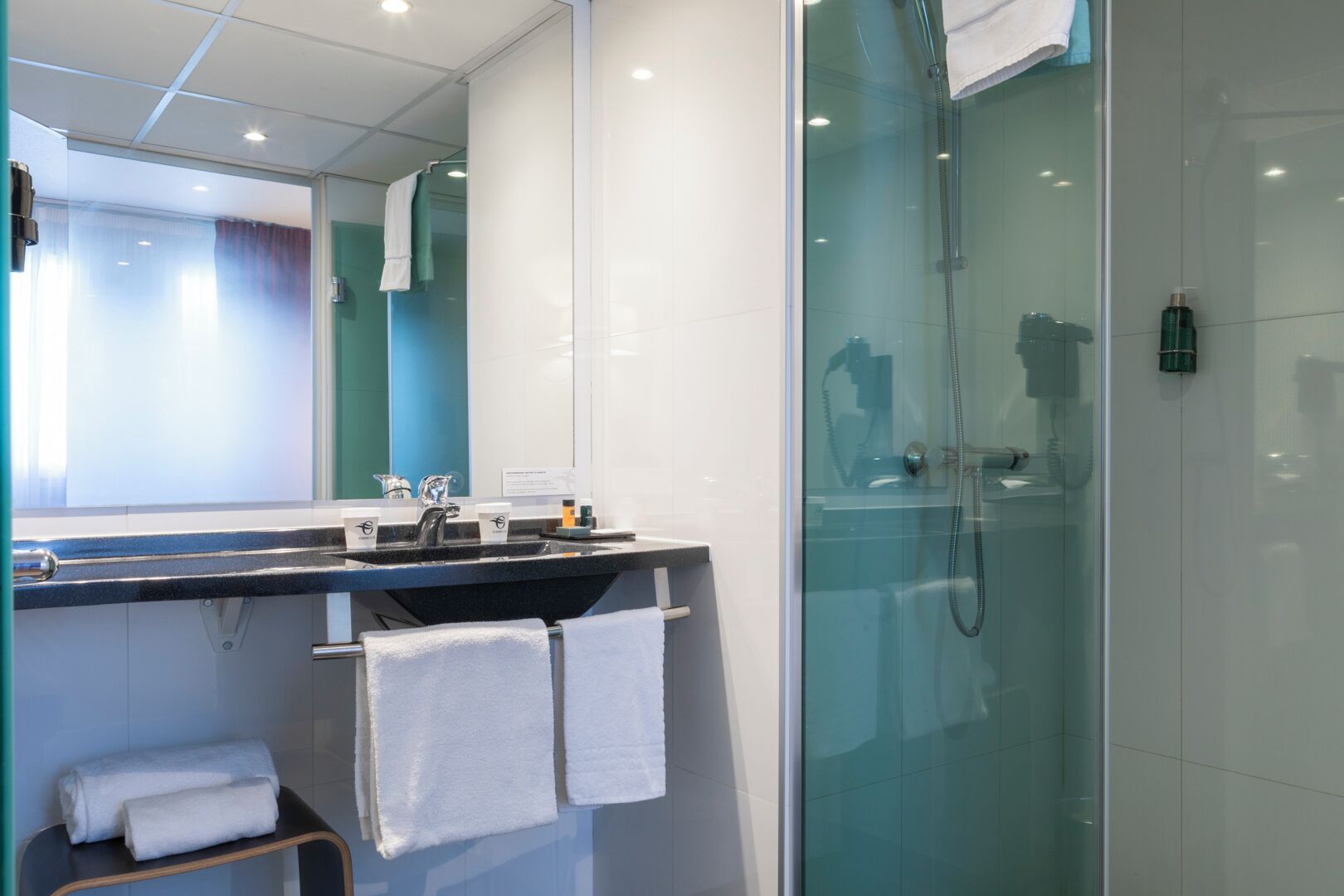 shower, rainfall showerhead, free toiletries, hair dryer