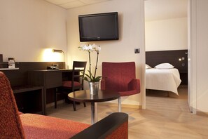 Camera doppia - Prestige | Una scrivania, insonorizzazione, ferro/asse da stiro, Wi-Fi gratuito