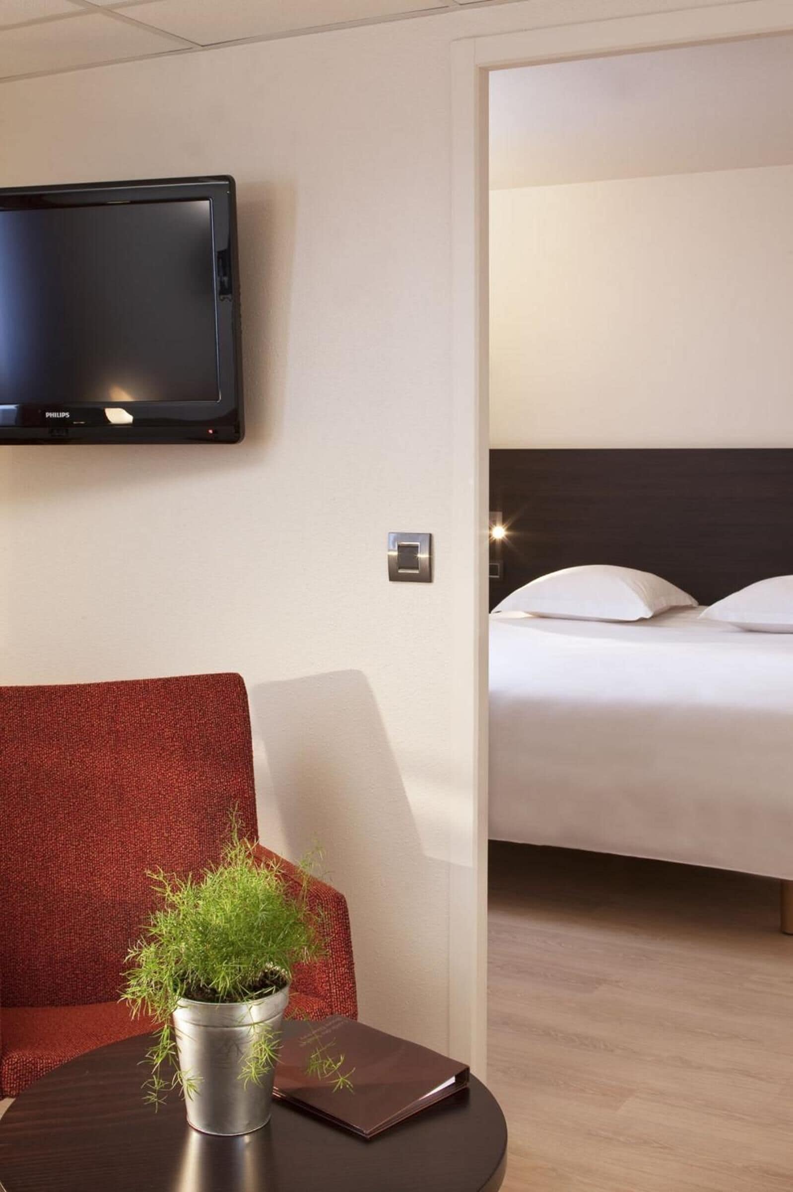 chambre double - prestige | desk, soundproofing, iron/ironing board, free wifi