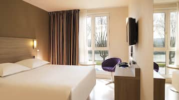 Habitación Confort doble | Escritorio, sistema de insonorización, cunas gratuitas y wifi gratis