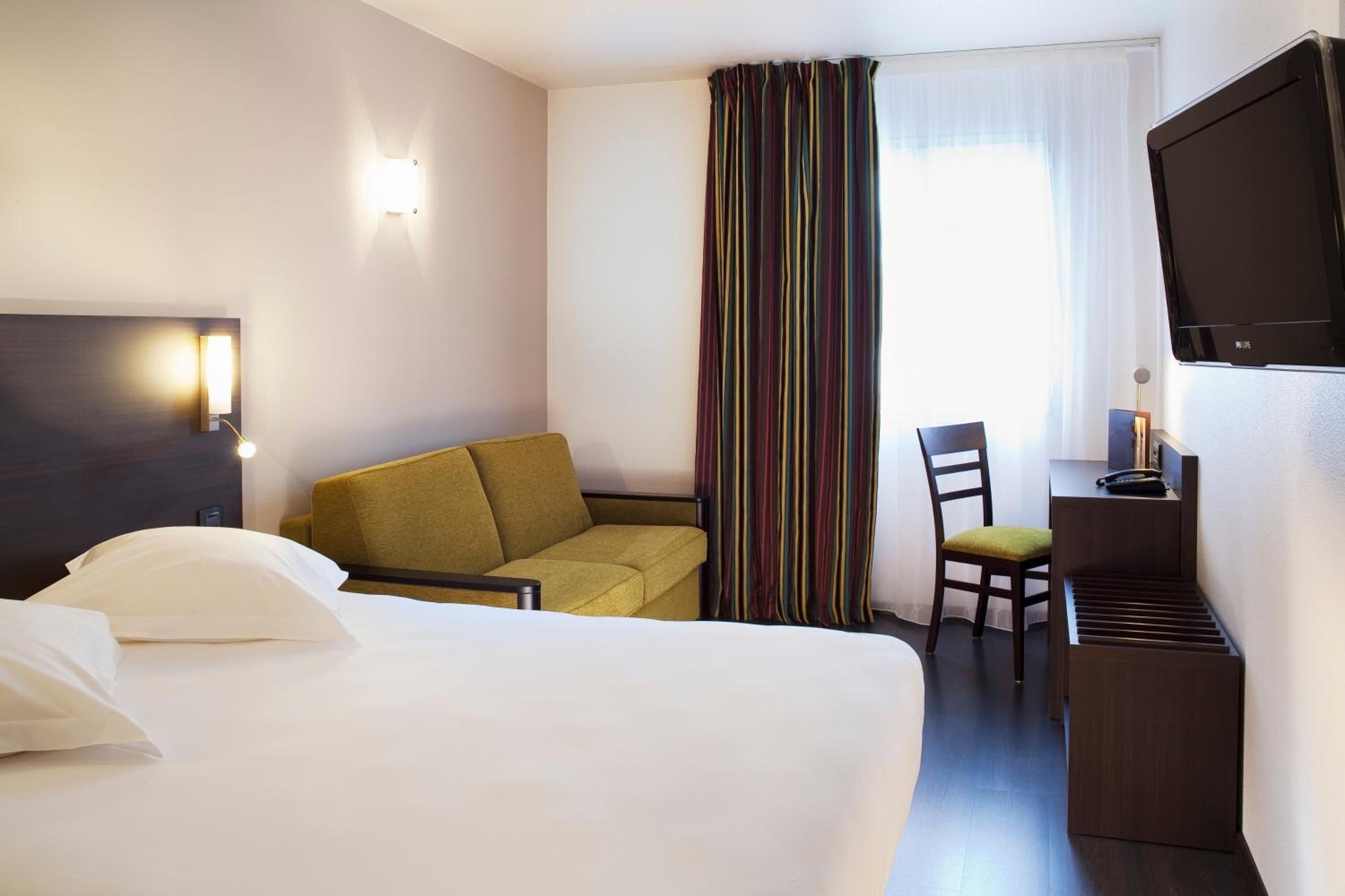 in-room safe, desk, soundproofing, iron/ironing board