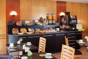 Daily buffet breakfast (EUR 16 per person)