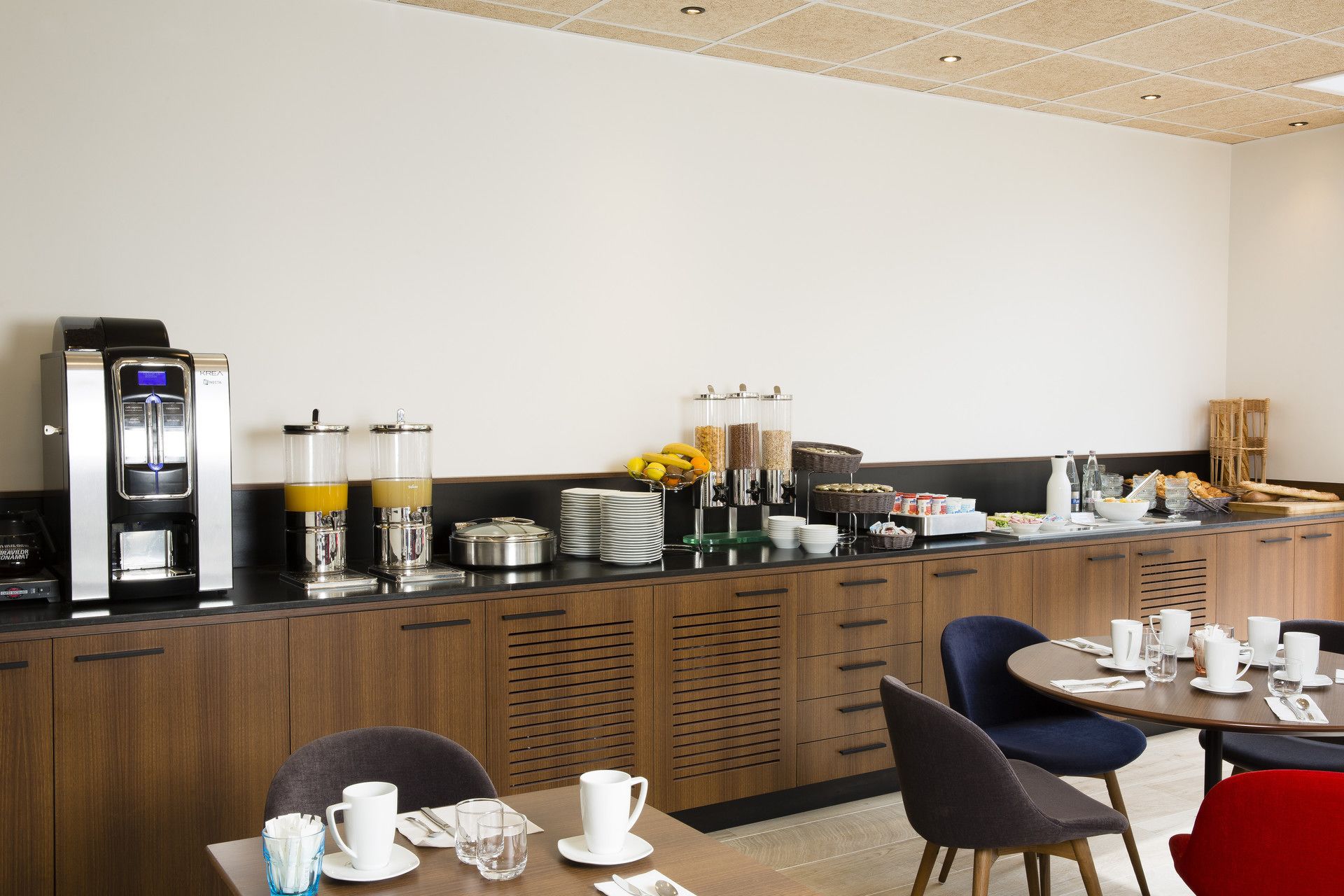 daily buffet breakfast (eur 16 per person)