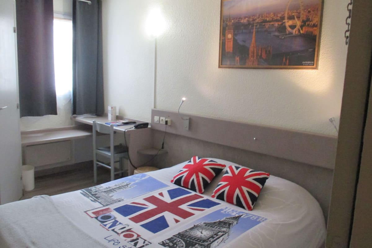 individually decorated, desk, blackout curtains, free wifi