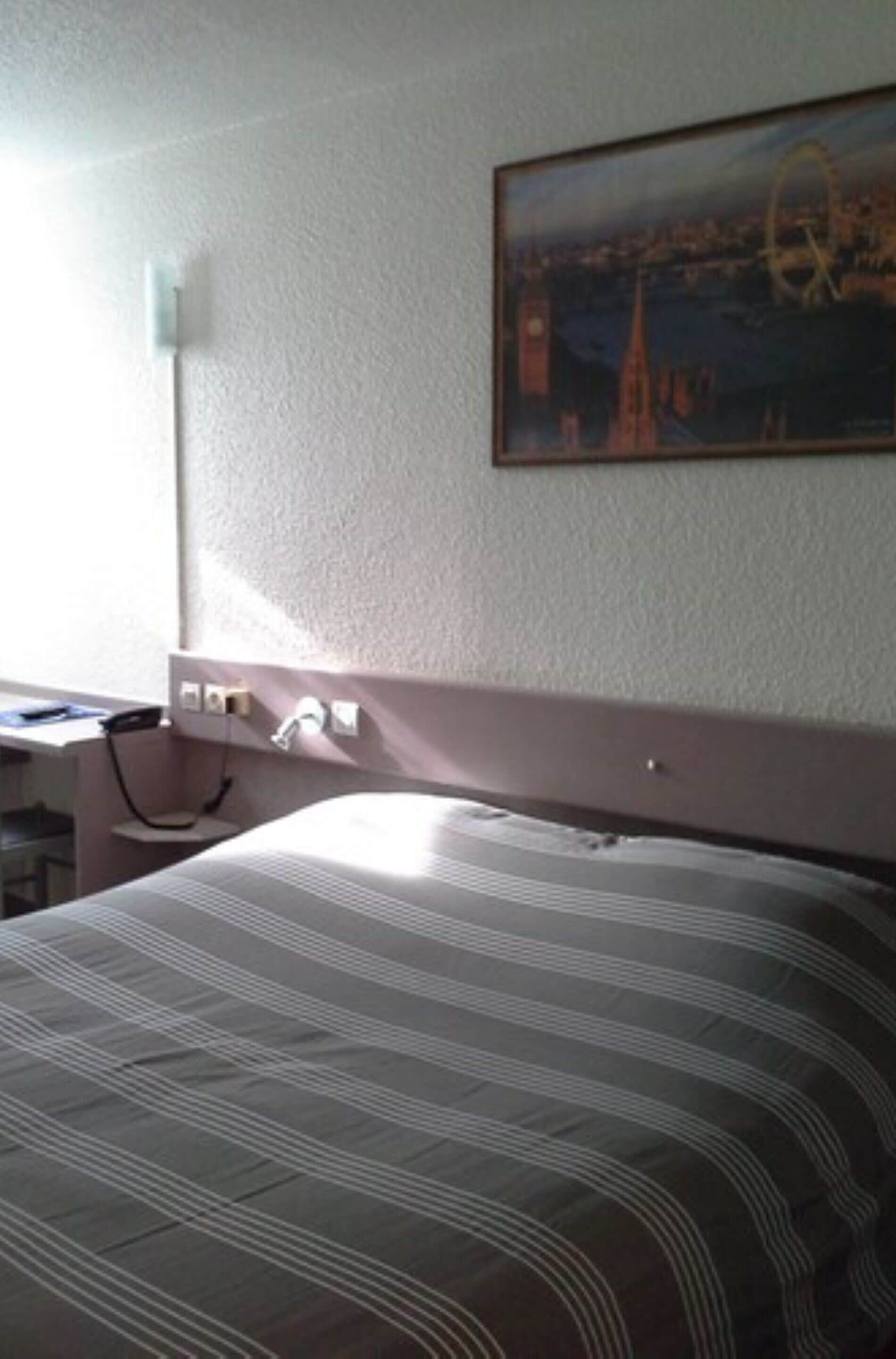 standard double room, 1 double bed | individually decorated, desk, blackout curtains, free wifi