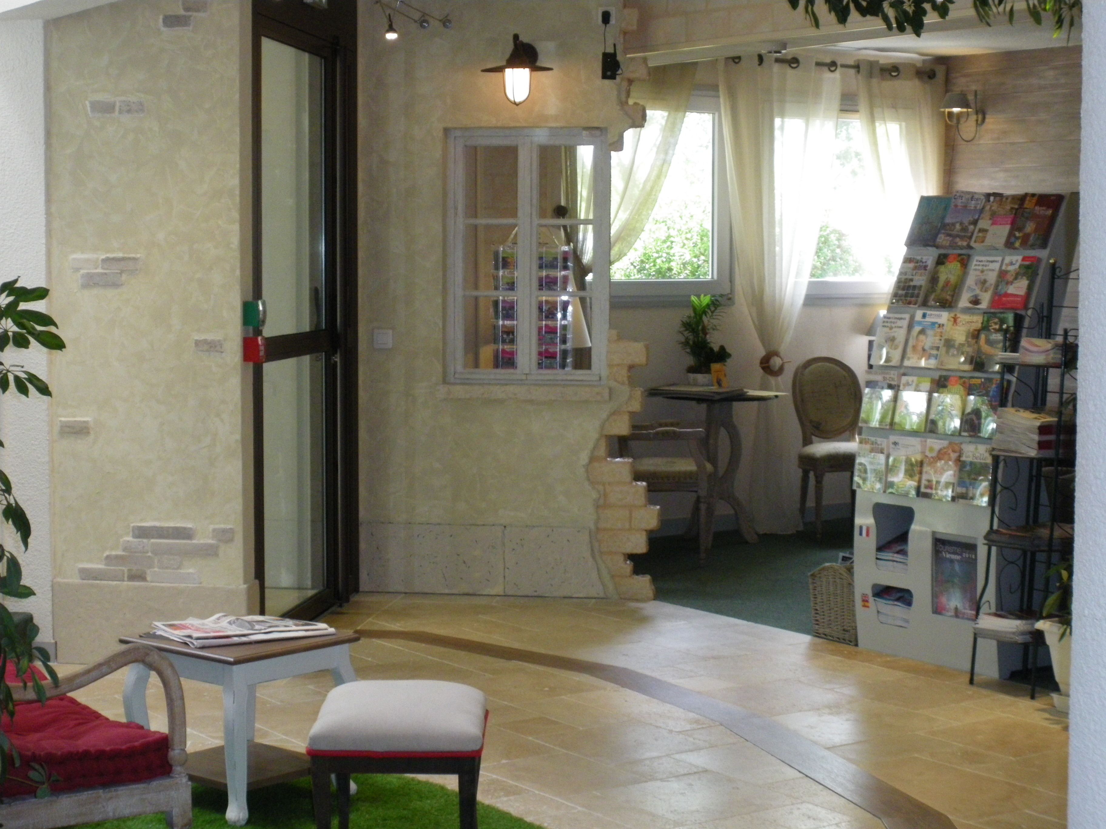 Coin salon dans le hall