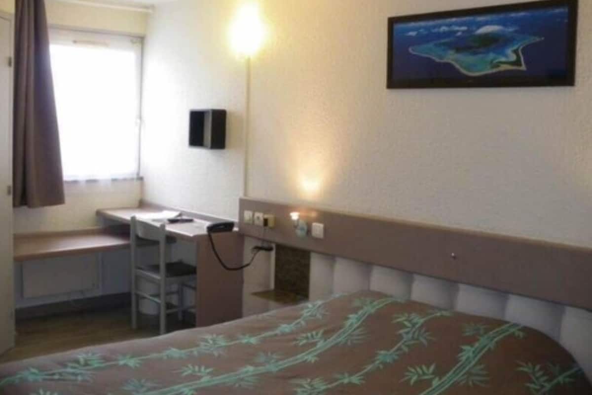 individually decorated, desk, blackout curtains, free wifi