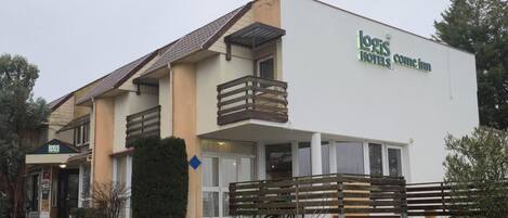 Mặt tiền nơi lưu trú