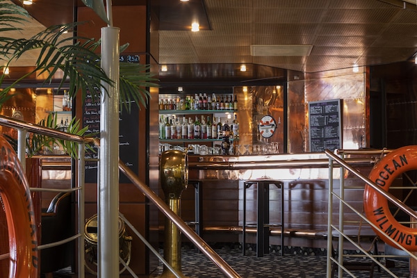 Bar (en el alojamiento)