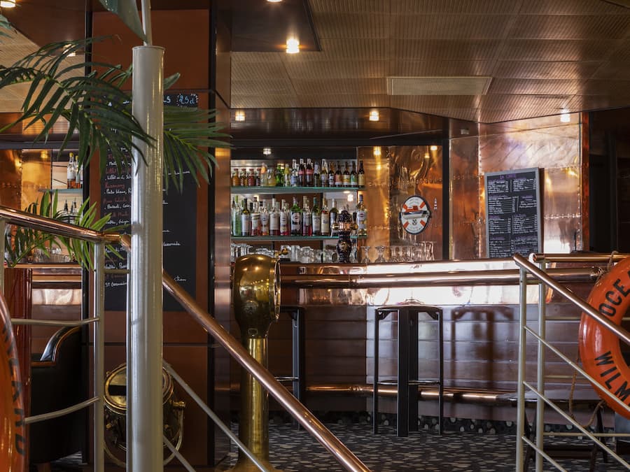 Bar (en la propiedad)