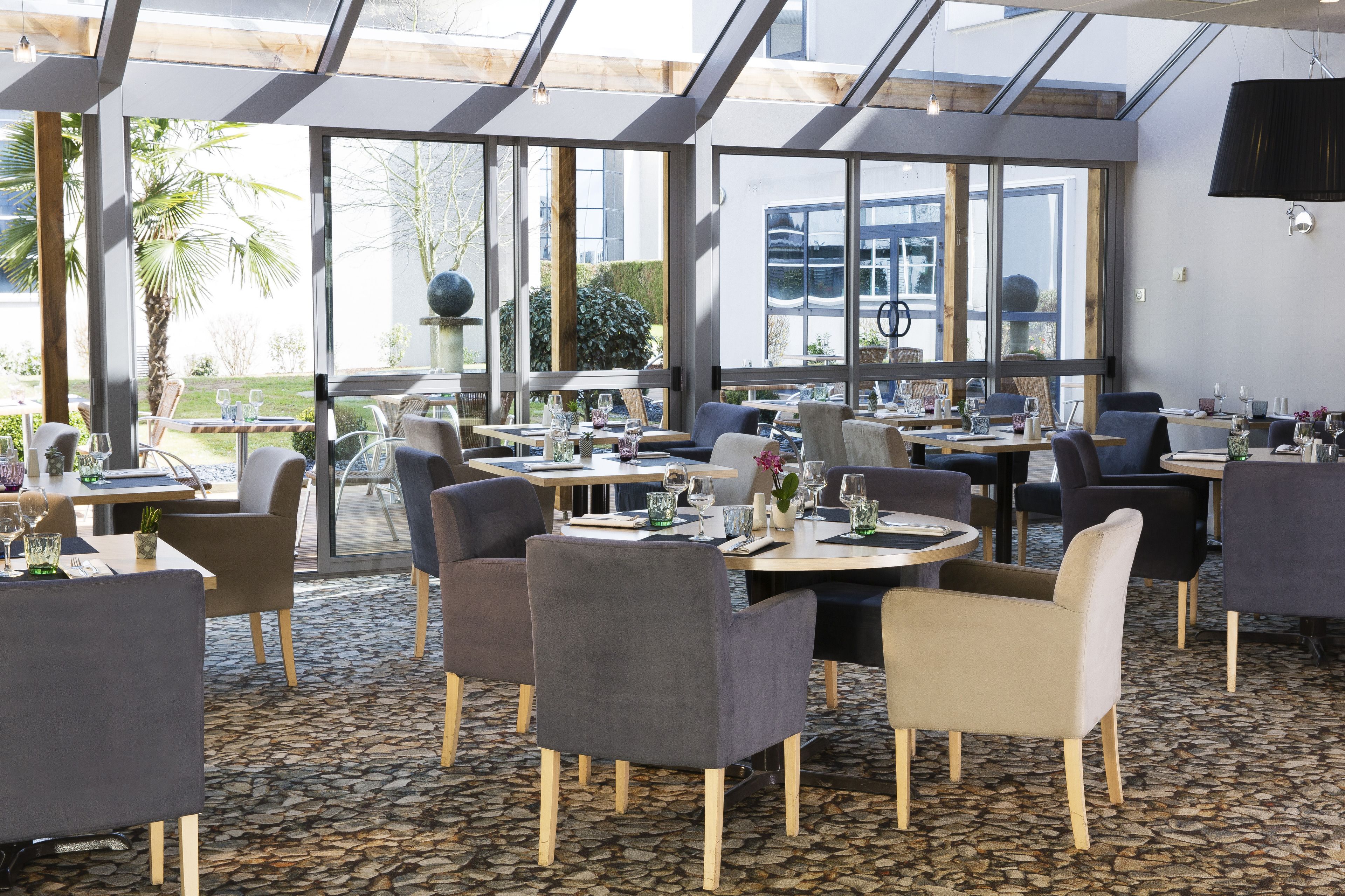 daily buffet breakfast (eur 20 per person)