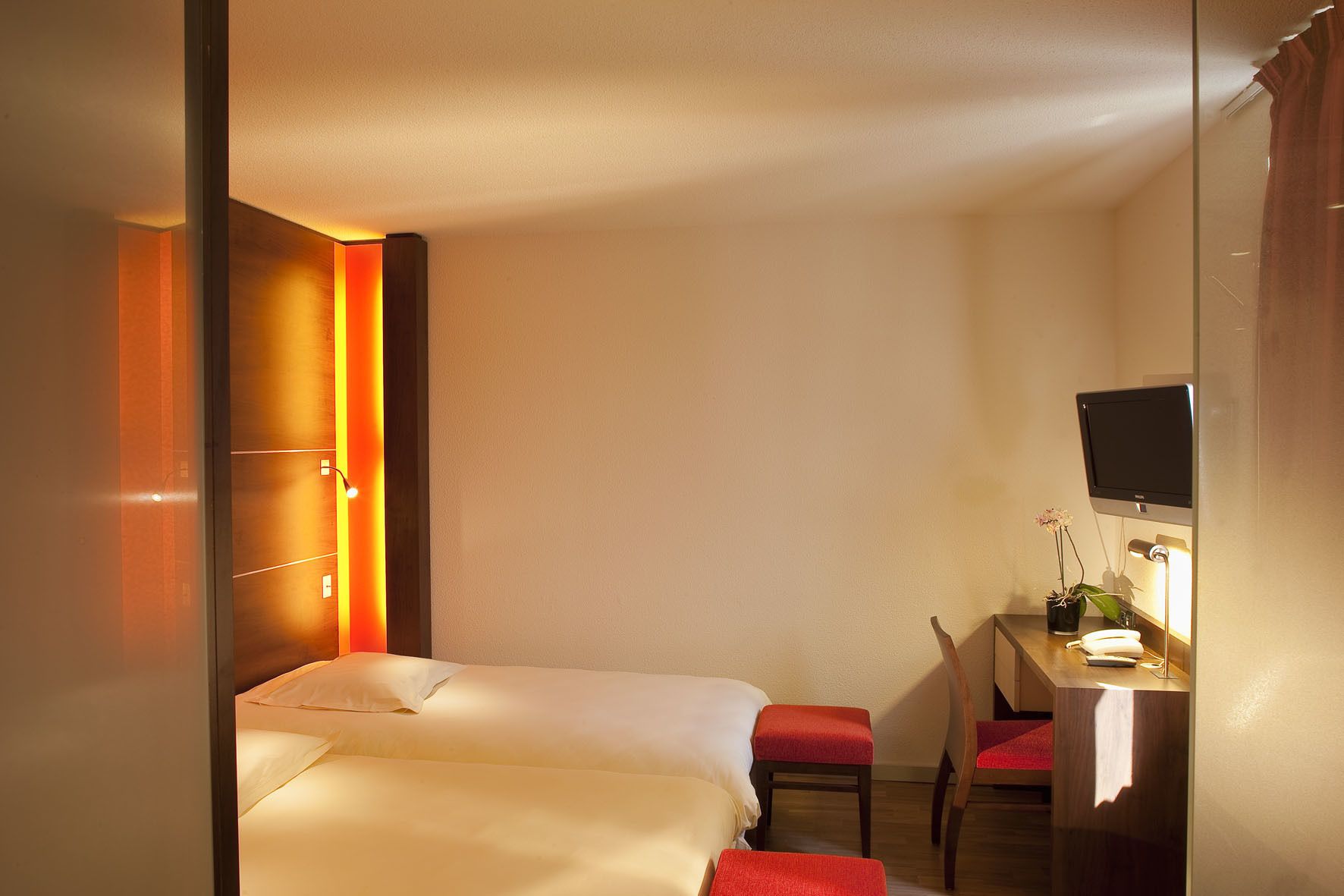 premium bedding, in-room safe, desk, blackout curtains