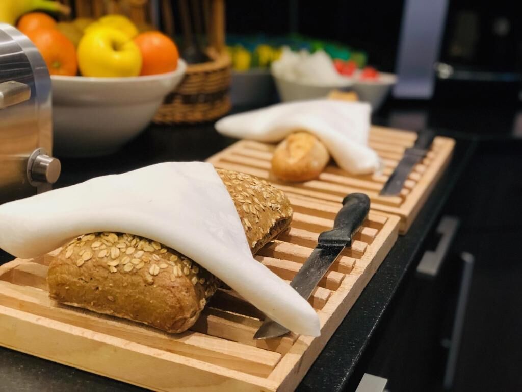 breakfast, lunch, dinner served; french cuisine